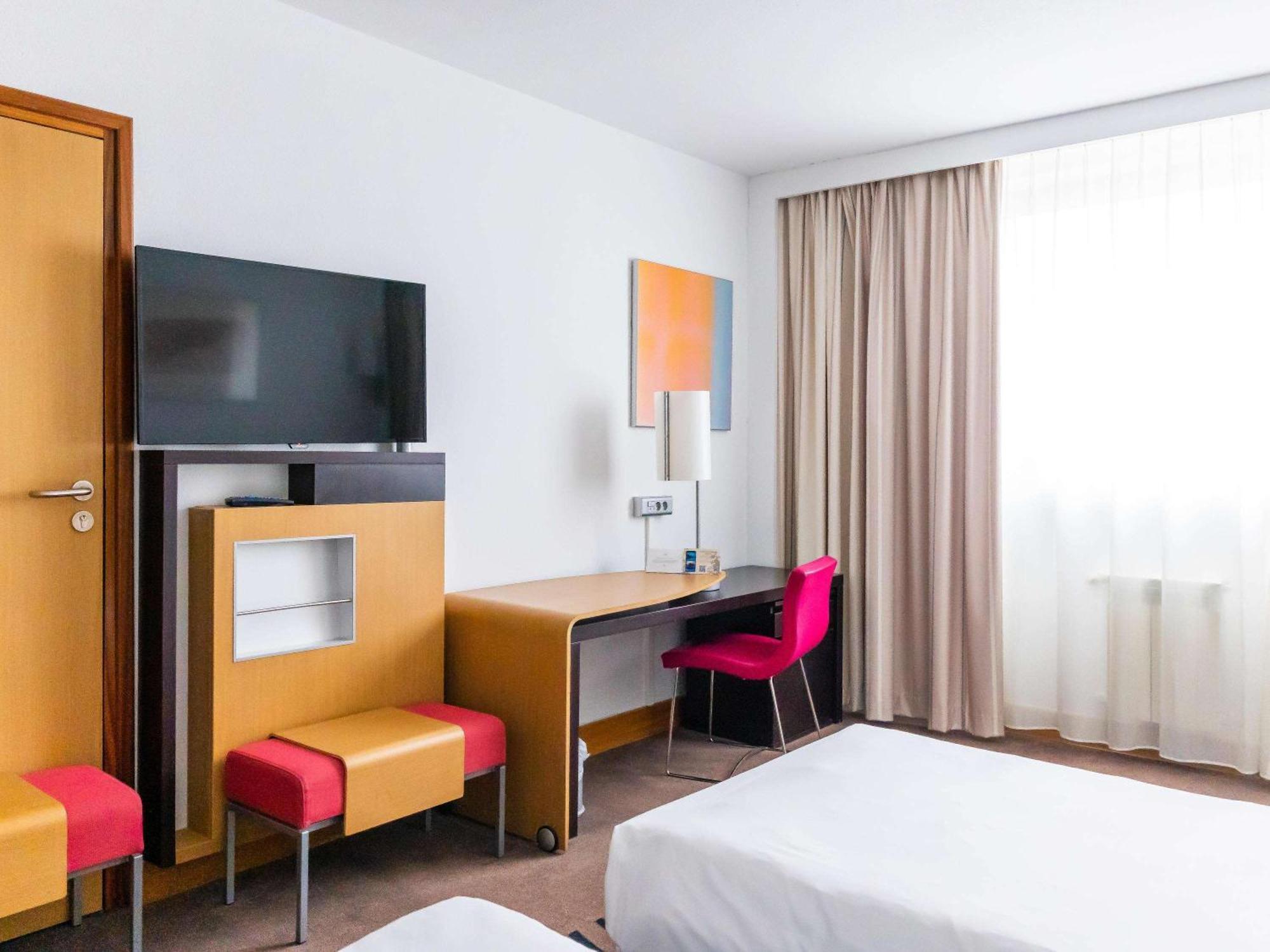Novotel Krakow City West Esterno foto