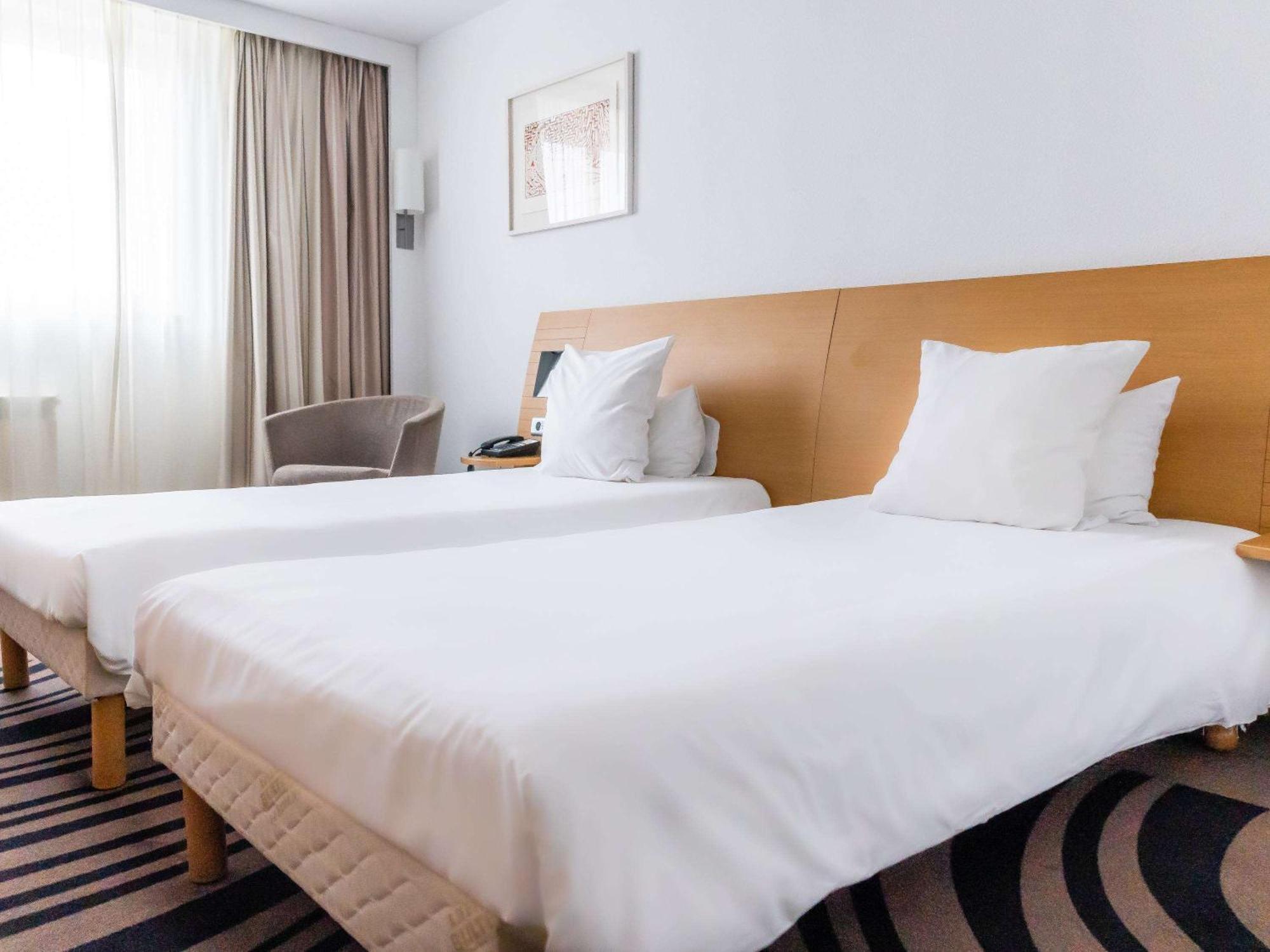 Novotel Krakow City West Esterno foto