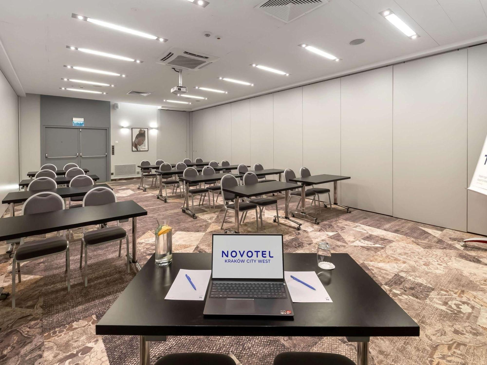 Novotel Krakow City West Esterno foto