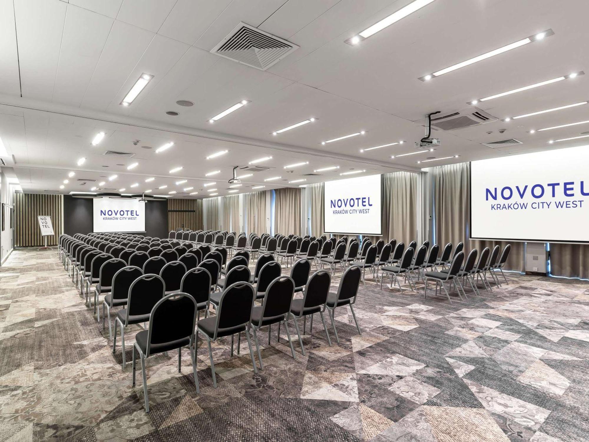 Novotel Krakow City West Esterno foto